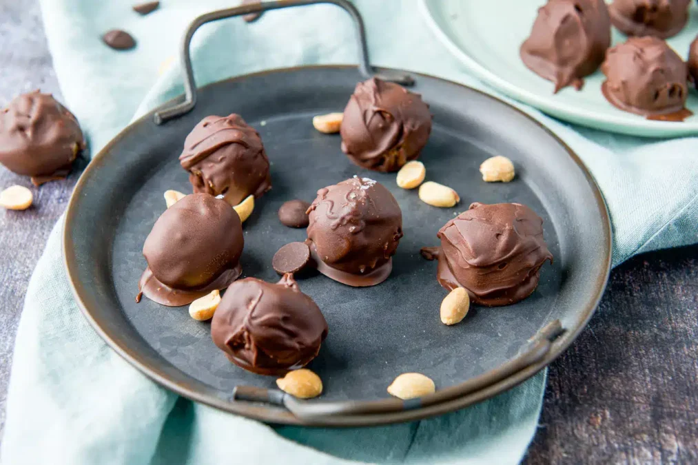 Delicious Peanut Butter Balls Recipe: A Perfect Sweet Treat